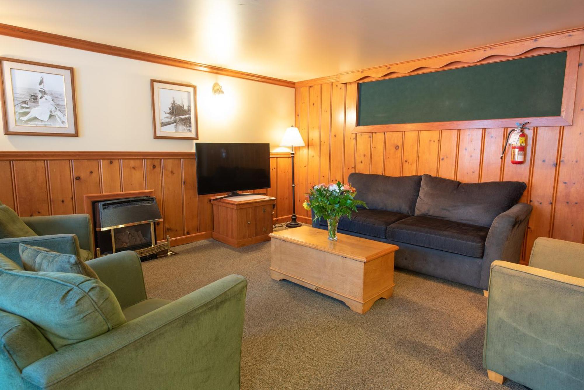 Resort Painter's Lodge, Trademark Collection By Wyndham Campbell River