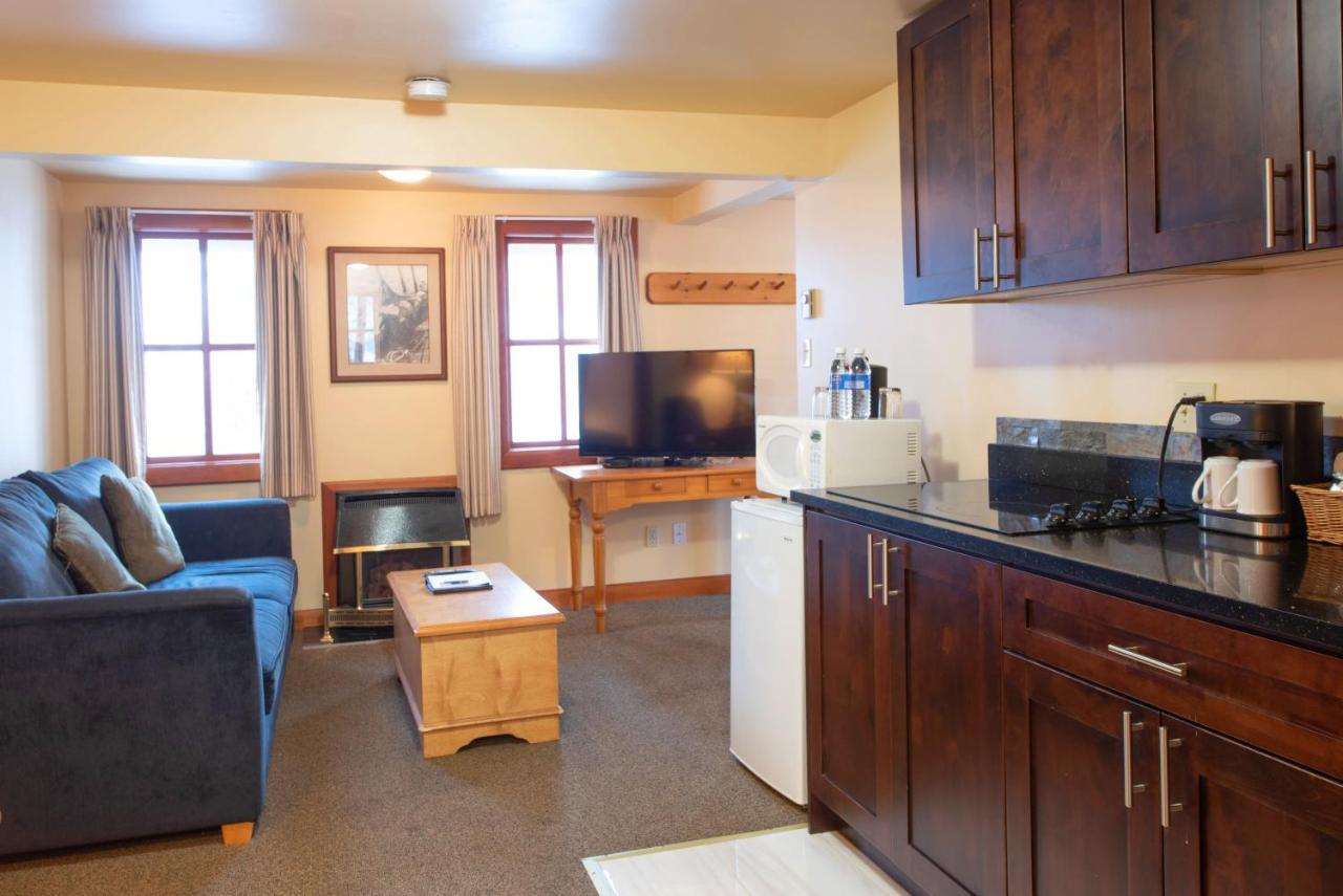 Painter's Lodge, Trademark Collection By Wyndham 3* Campbell River